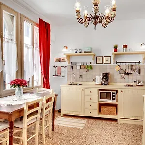 https://ca-badoer-frari.hotelinveneto.com